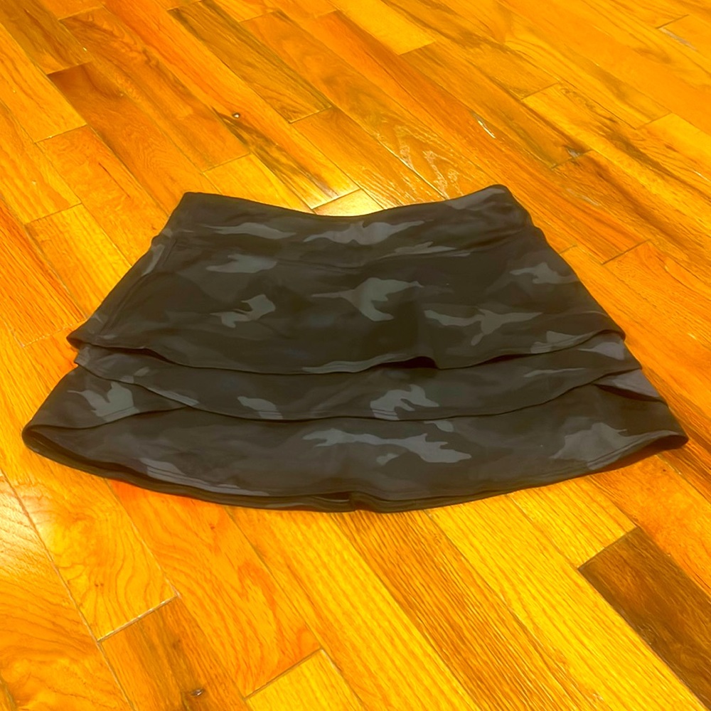 Athleta Girl Size L/12 Camo Black Skort